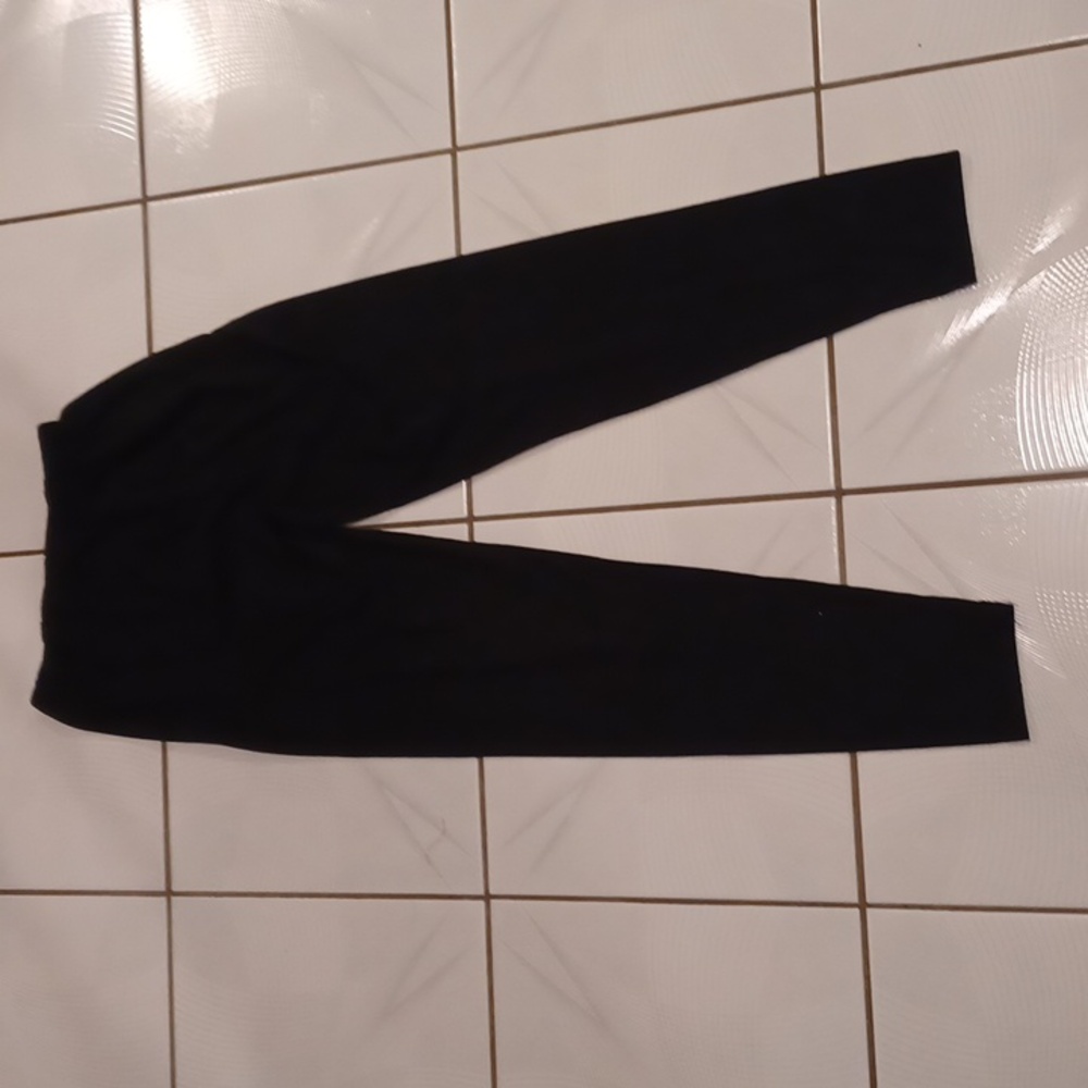 $4 Add-on Plain Black Leggings - O/S (Fits Small) - Picture 4 of 6